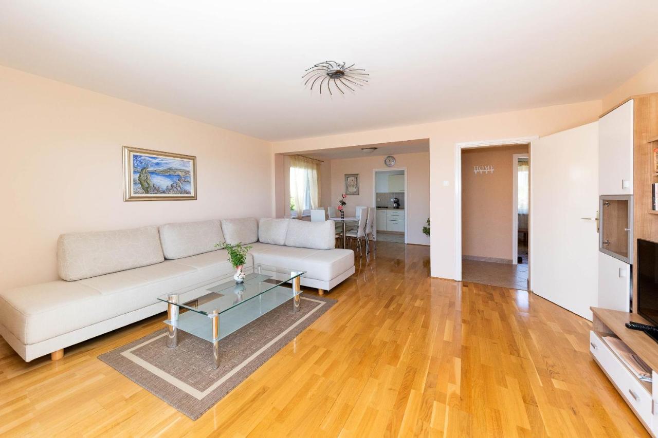 Apartments Nada Selce Exterior photo