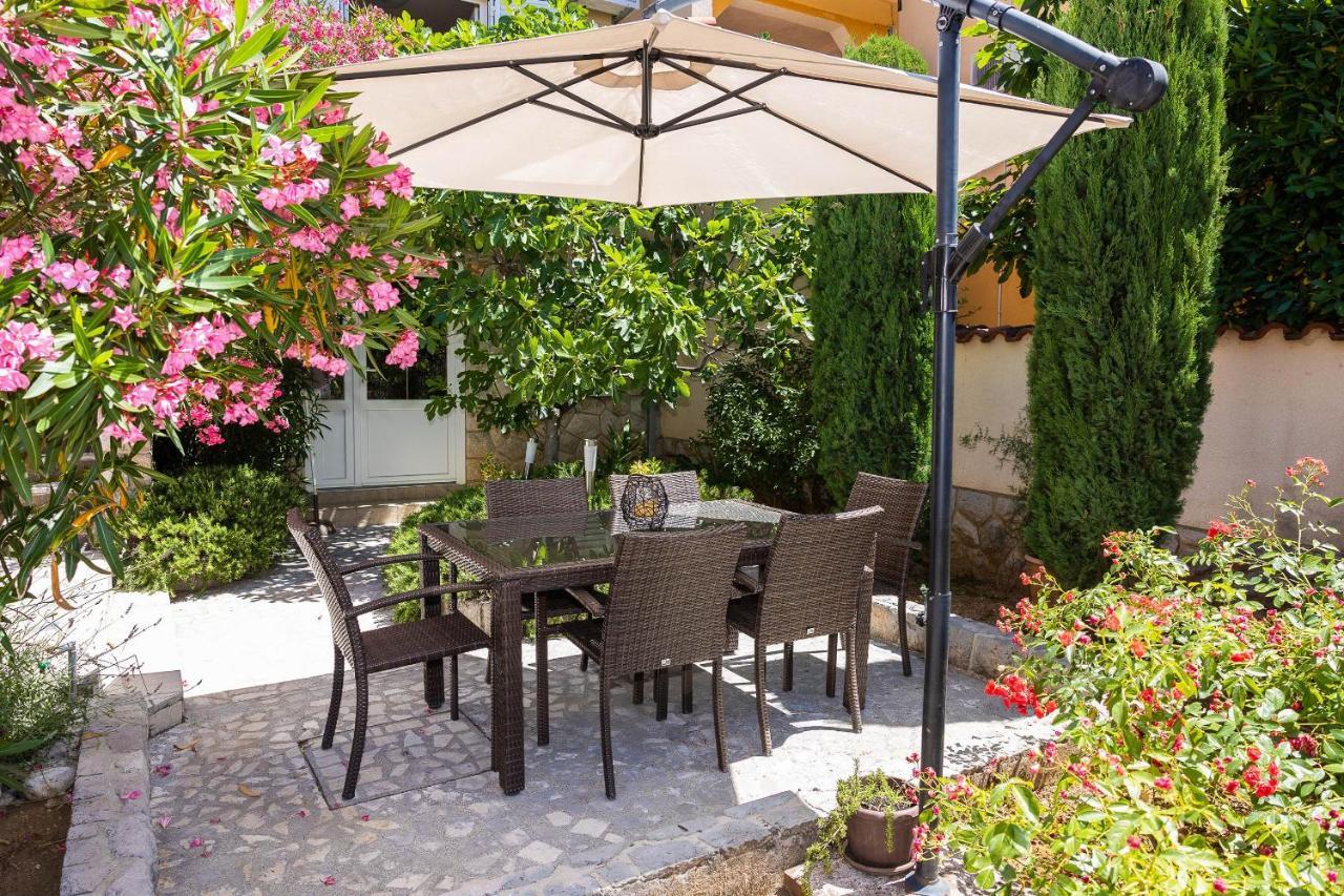 Apartments Nada Selce Exterior photo